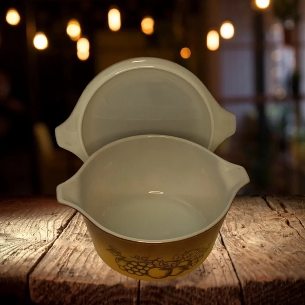 Vintage Pyrex‎ Old Orchard Butterscotch Brown 1 Quart Casserole with Lid